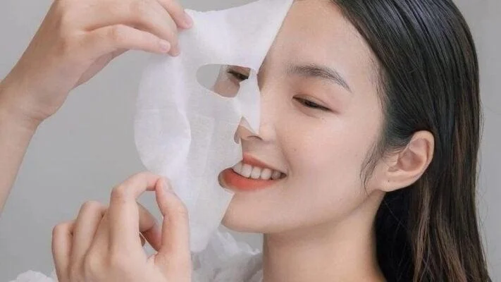 Bí quyết chăm sóc da tại nhà hiệu quả: 6 thói quen “vàng” giúp da luôn tươi trẻ