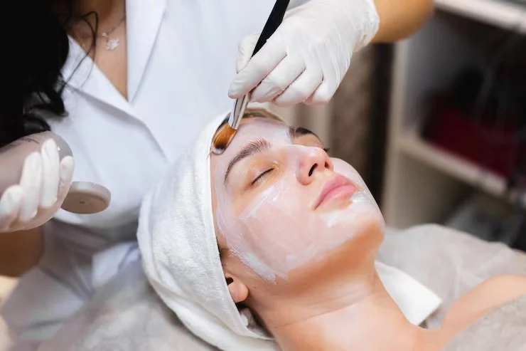 Chăm sóc da khô đúng cách: Bí quyết dưỡng ẩm giúp da mềm mịn, căng khỏe